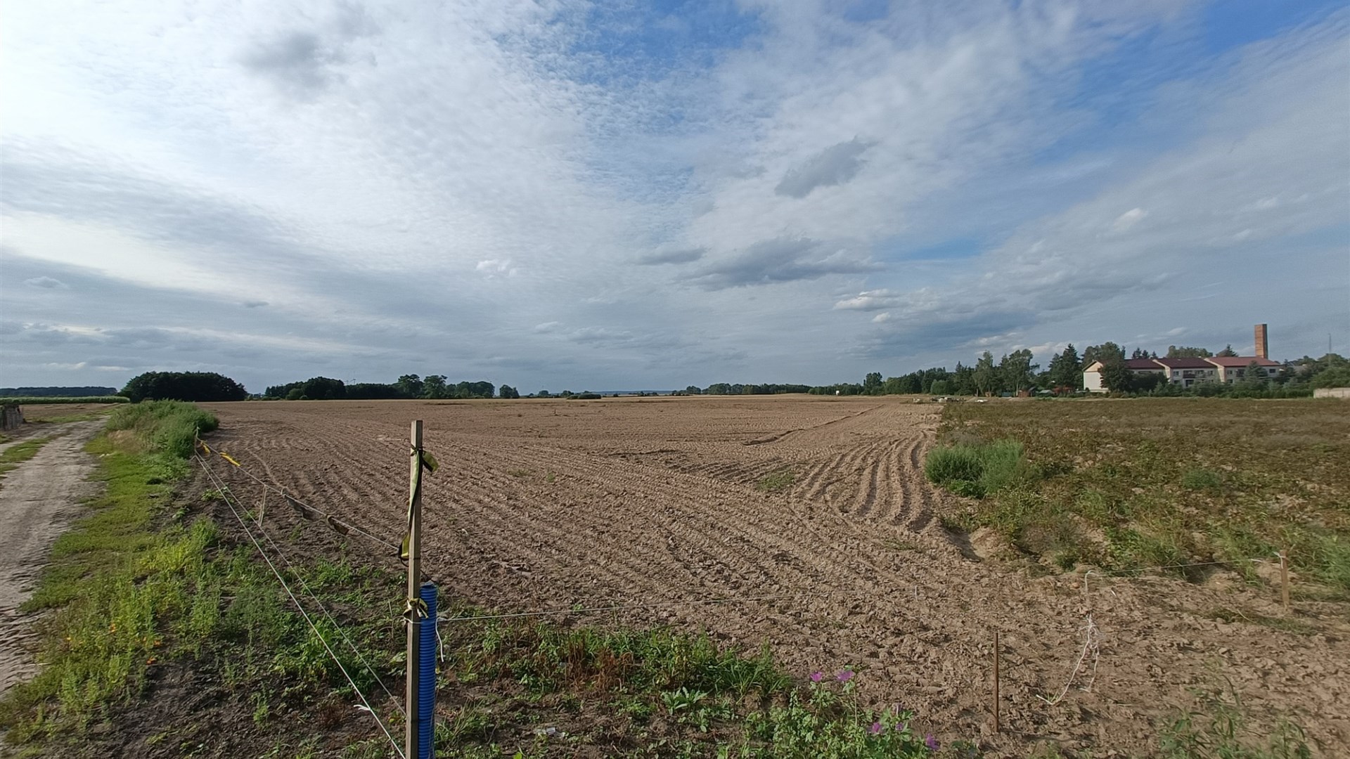 Działka na sprzedaż