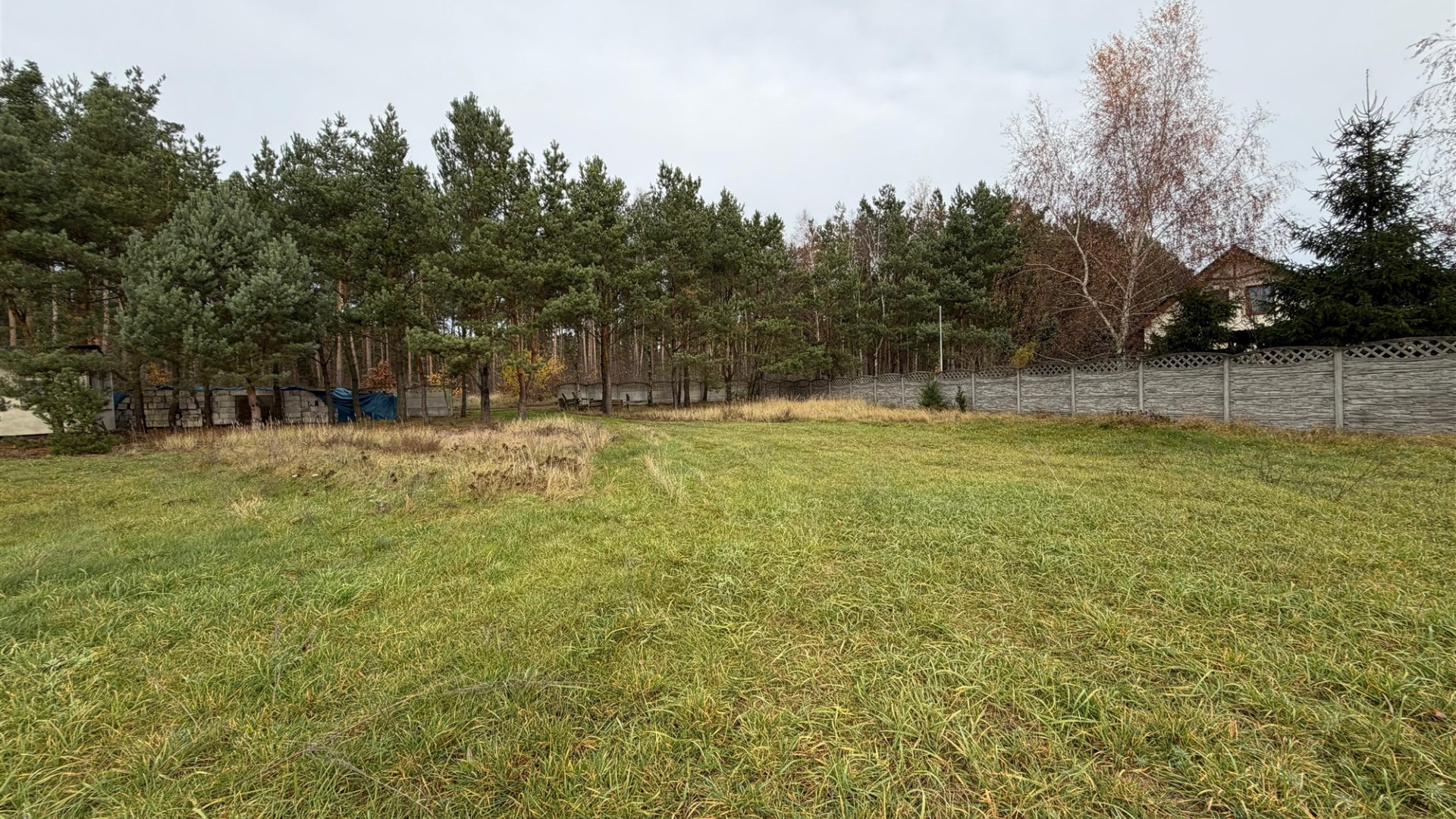 Działka na sprzedaż